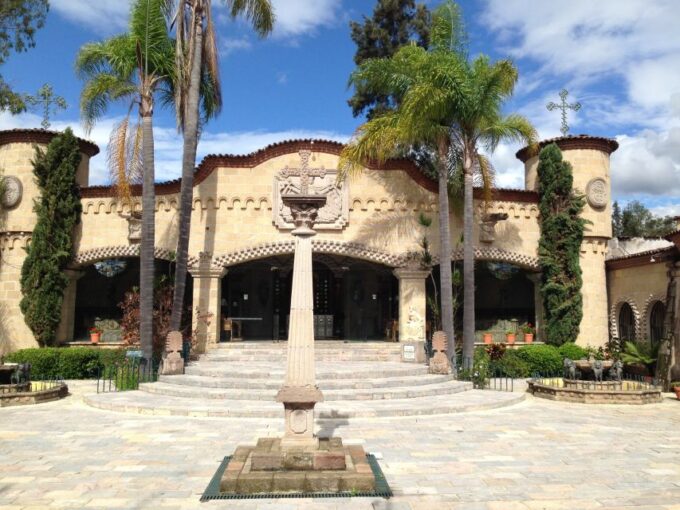 From Mexico City: Private Tour to Valle De Bravo - Discover Local Customs and Architecture