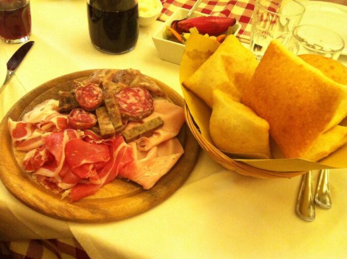 From Milan: Bologna the Capital of Italian Food Tour - Group Size and Language