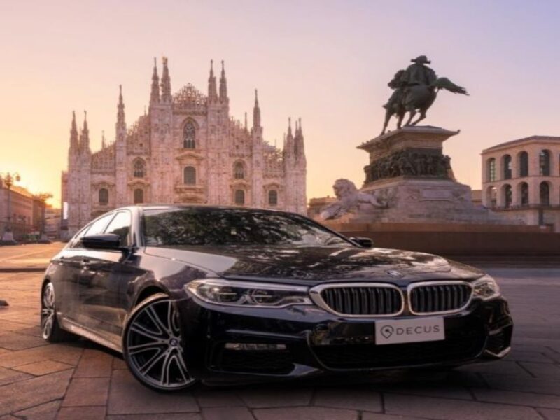From Milan Center : Private 1-Way Transfer to Como - Vehicle and Amenities