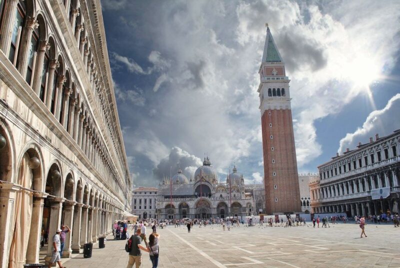From Milan: Venice and Verona Full-Day Tour by Train - Verona Landmarks