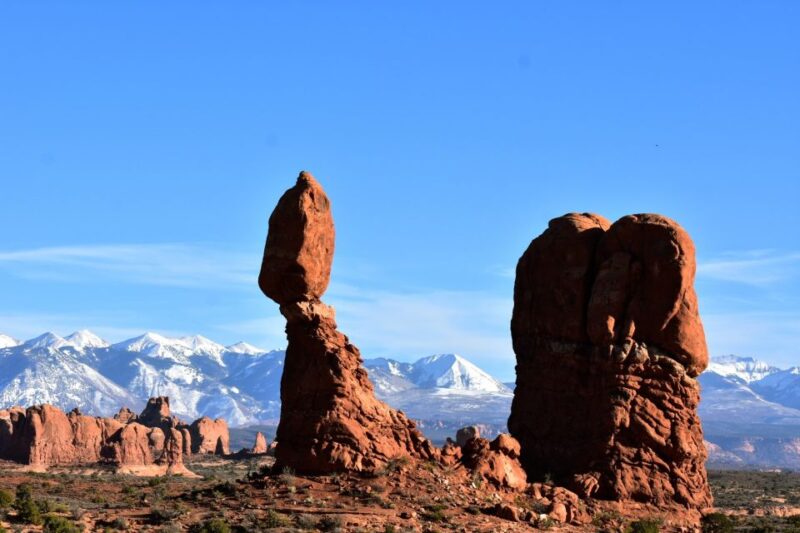 From Moab: Arches National Park 4x4 Drive and Hiking Tour - Inclusions