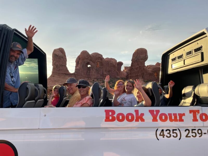 From Moab: Arches National Park Scenic Tour With Short Hikes - Experience Highlights