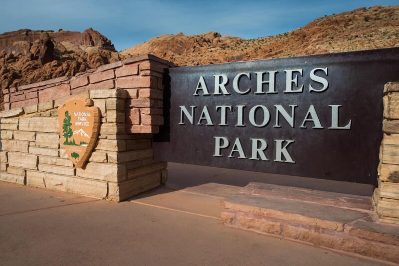 From Moab: Arches National Park Scenic Tour With Short Hikes - Included Amenities