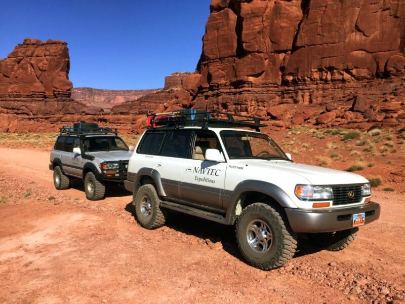 From Moab: Full-Day Canyonlands and Arches 4x4 Driving Tour - Itinerary Highlights
