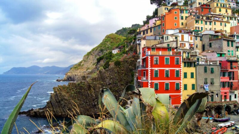 From Montecatini: Private Cinque Terre Tour With Pisa - Itinerary Highlights