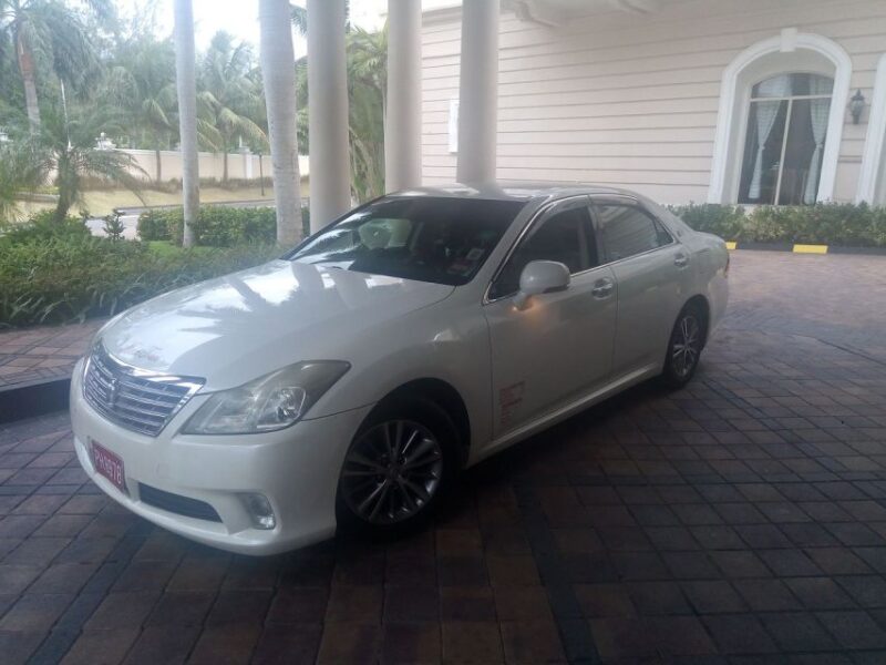 From Montego Bay Airport (MBJ): Private Transfer to Kingston - Scenic Drive Through Countryside