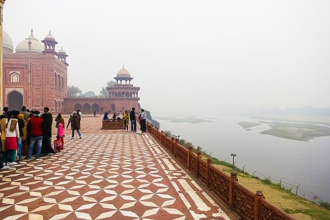 From Mumbai: Overnight Taj Mahal Tour With Flight & Hotel - Accommodations and Meals