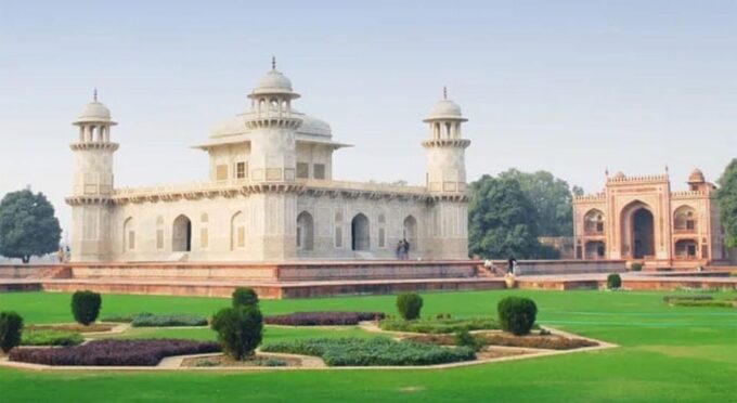 From Mumbai: Private Day Trip to the Taj Mahal - Reserving Your Trip