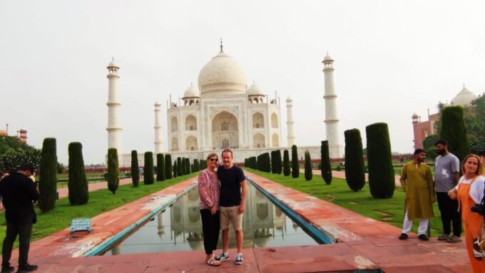 From Mumbai - Private Guided One Day Taj Mahal Tour - Flights and Transportation