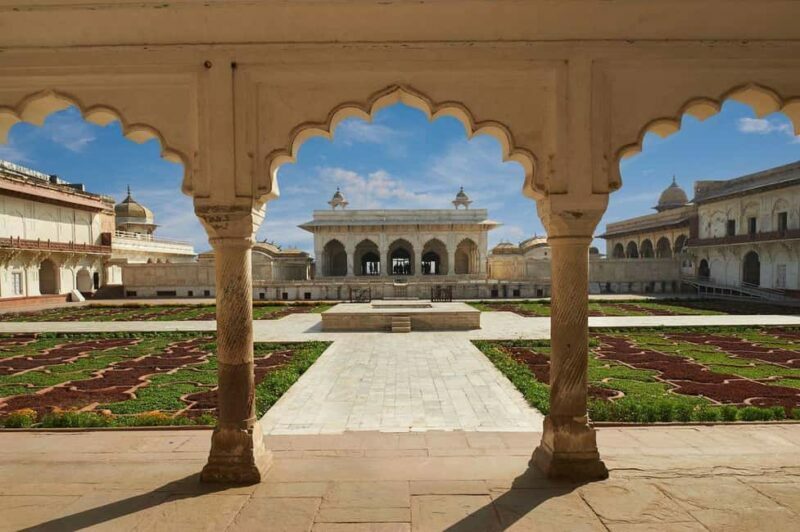 From Mumbai: Same Day Taj Mahal, Agra Tour with Flights - Key Points