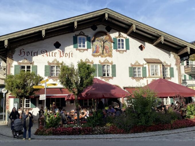From Munich: Royal Fairytale Tour - Guided Tour of Linderhof Castle