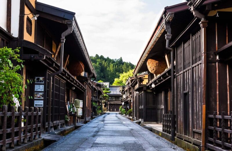 From Nagoya: Hida Takayama and Shirakawa-go UNESCO Day Trip - Discovering Shirakawa-go