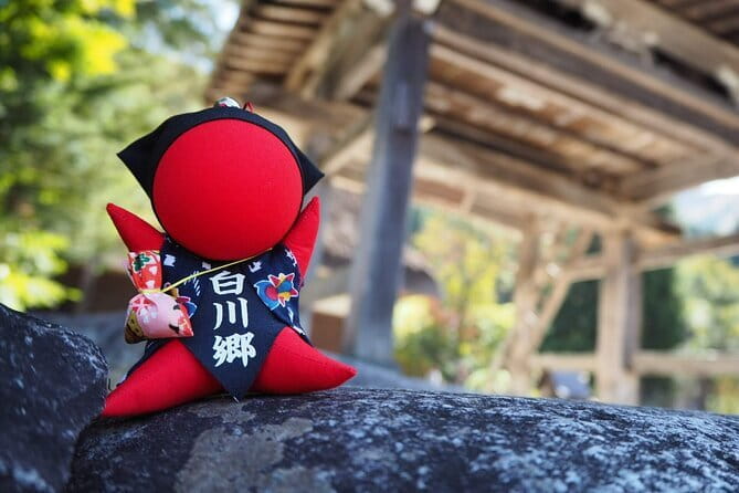 From Nagoya: Hida Takayama & Shirakawa-go Small Group Tour - Admiring Shirakawa-gos Thatched Roof Houses