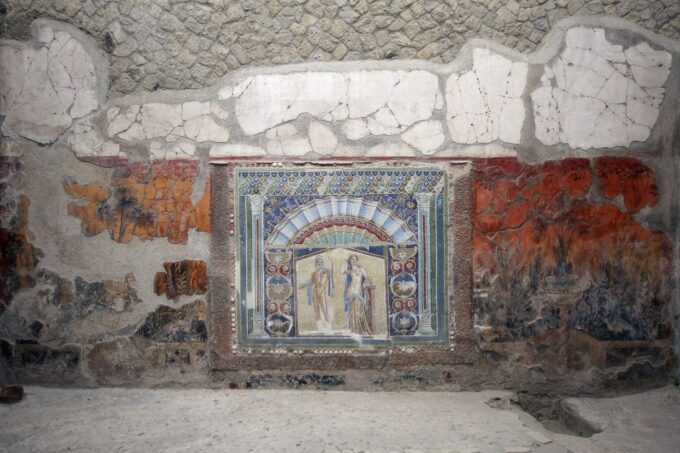 From Naples: Pompeii and Herculaneum Tour With Lunch - Exploring the Sites