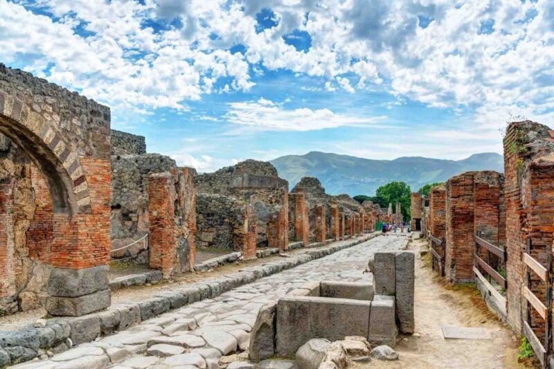 From Naples: Pompeii and Wine Tasting Tour With Lunch - Vineyard Tour and Learning