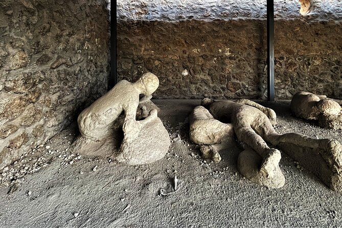 From Naples: Pompeii Guided Tour With Skip-The-Line Tickets - Personalized Group Experience