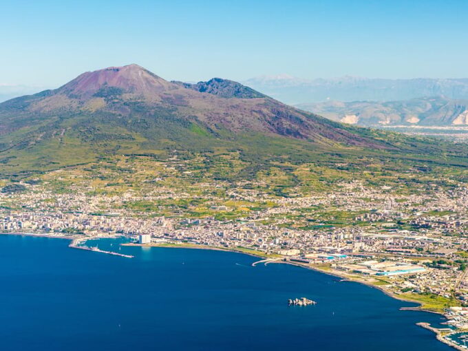 From Naples: Pompeii, Herculaneum and Vesuvius Tour - Exploring the Vesuvius Eruption History