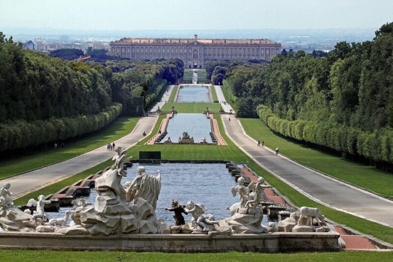 From Naples to Caserta Royal Palace & Historic Center - Getting to the Palace