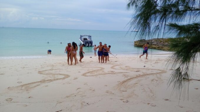 From Nassau: Eleuthera, Current, and Harbor Island Boat Tour - Group Experience Options