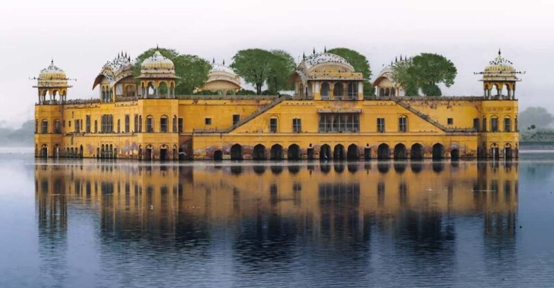 From New Delhi: Private Amer Fort and Jaipur City Tour - Itinerary and Attractions
