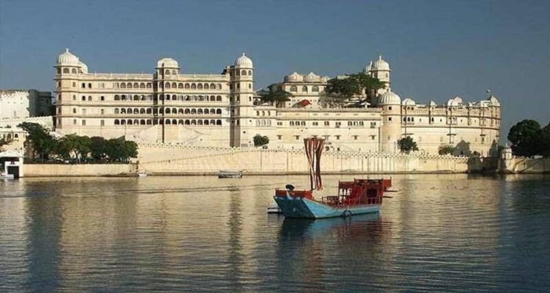 From New Delhi: Private Day Trip to Jaipur With Local Guide - Accessibility and Language