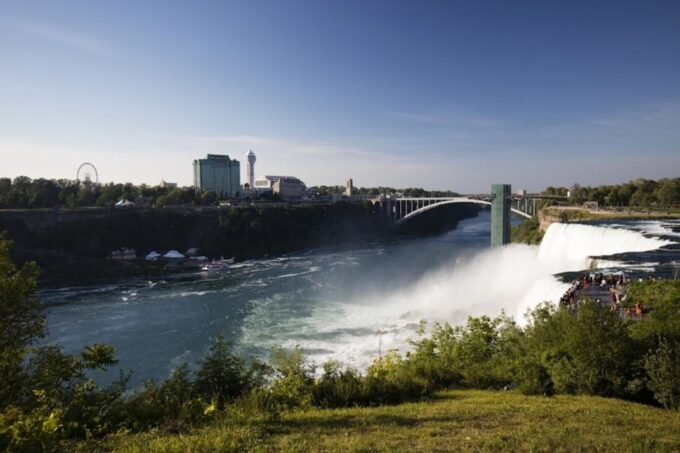 From New York City: Niagara Falls & 1000 Islands 3-Day Tour - Language Availability