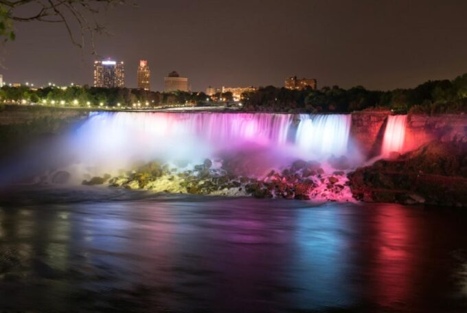 From Niagara Falls: All Inclusive Day & Evening Lights Tour - Floral Showhouse