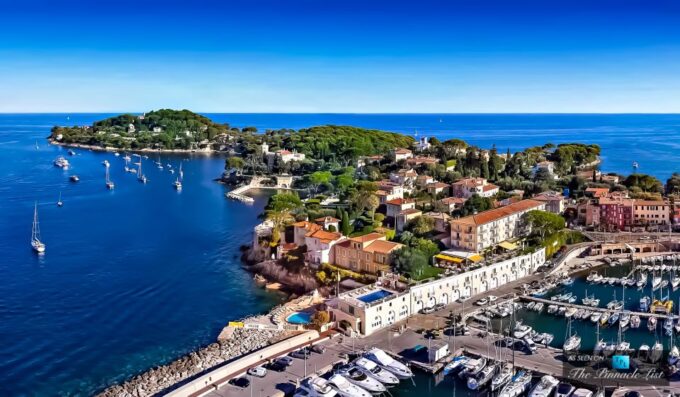 From Nice: French Riviera Private Driver & Tailor-Made Tour - Visiting Monaco