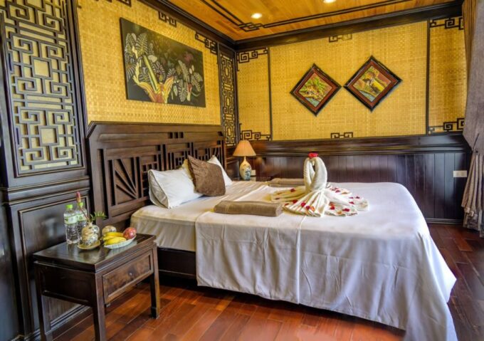 From Ninh Binh: 2-Day Guided Lan Ha Bay Cruise With Meals - What to Expect on the Cruise