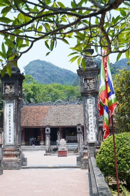 From Ninh Binh: Hoa Lu-Trang An- Mua Cave With Buffet/Guide - Key Points