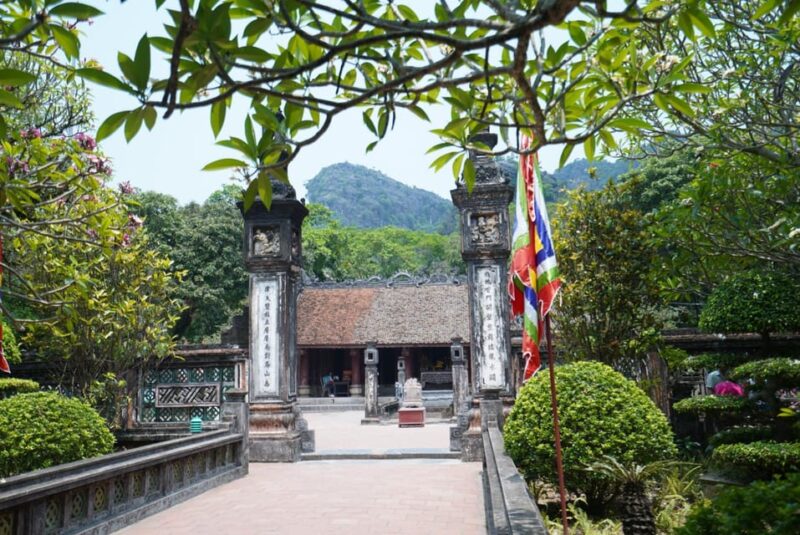 From Ninh Binh: Hoa Lu-Trang An- Mua Cave With Buffet/Guide - Itinerary Details