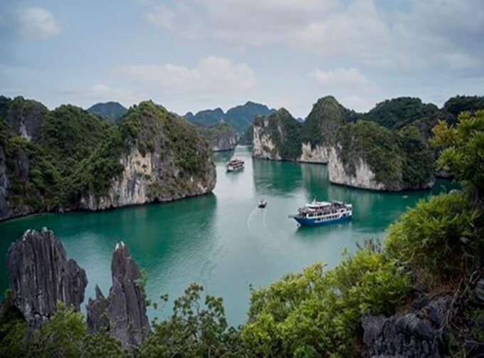From Ninh Binh : Lapandora Boutique Cruise 2 Days Guide Tour - Cabins and Dining