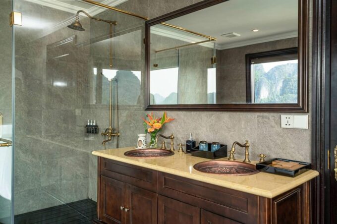 From Ninh Binh: Luxury Erina Lan Ha Bay Cruise 2-3 Days Trip - Accommodation and Amenities