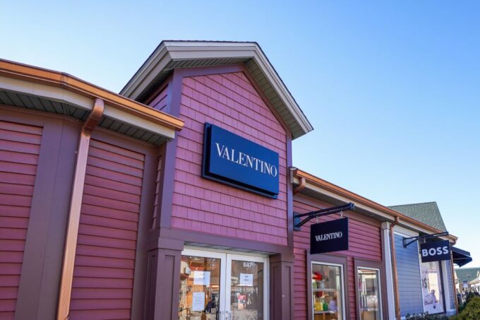 From NYC: Woodbury Common Premium Outlets Shopping Tour - Booking and Cancellation Policy
