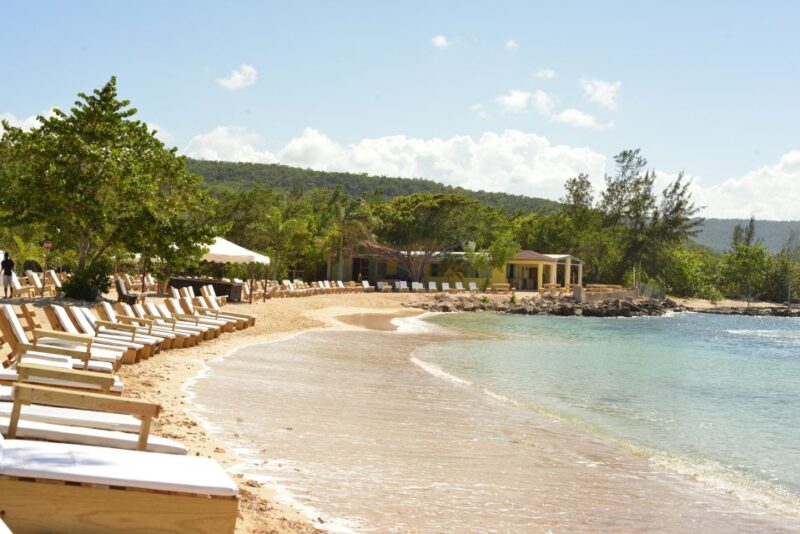 From Ocho Rios: Bamboo Beach Club With Lunch & Cocktails - Key Points