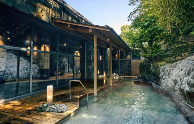 From Osaka: Shirahama Onsen, Toretore Market Full-day Tour - Senjojiki and Sandanbeki Scenic Views
