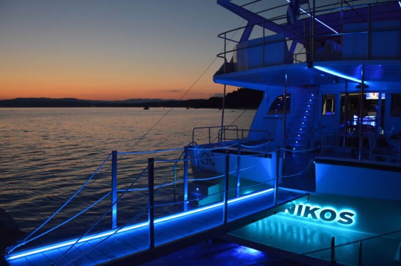 From Ouranoupoli: Back to the 80s. VIP Sunset Cruise - Meeting Point