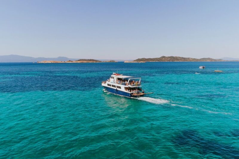 From Ouranoupolis: Two Islands Cruise With Lunch on Board - Inclusions and Amenities