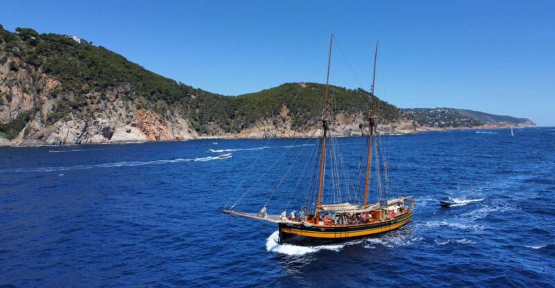 From Palamós: Southern Coast Sailing Tour - Key Points