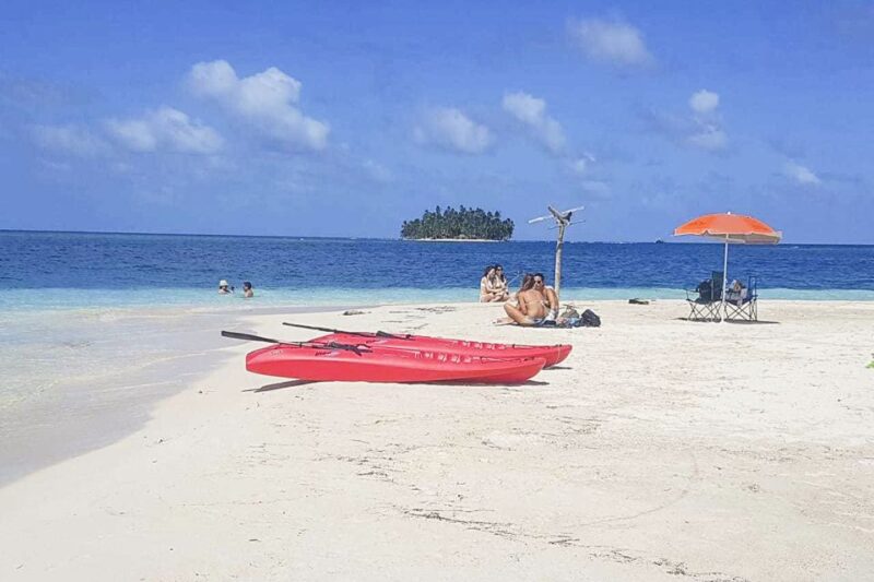 From Panama City: 4 San Blas Islands Day Trip With Lunch - Island Visits and Experiences