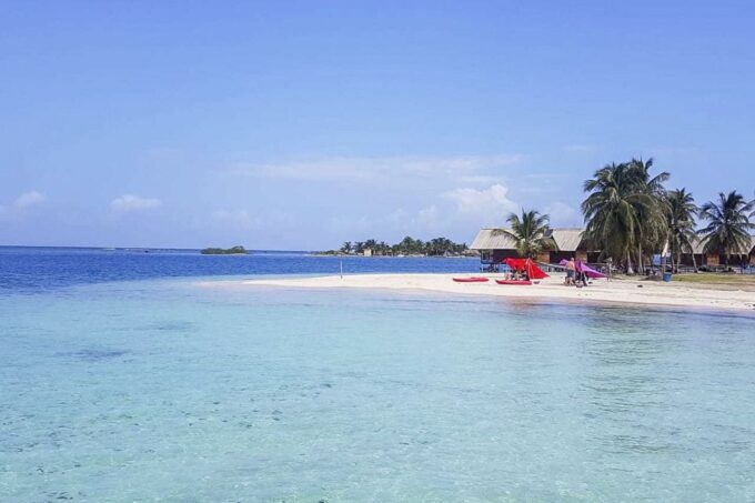 From Panama City: 4 San Blas Islands Day Trip With Lunch - Dining and Cuisine