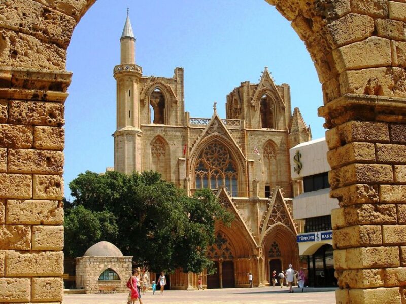 From Paphos: Tour Nicosia - Larnaca (North Cyprus Walk-In) - Key Points