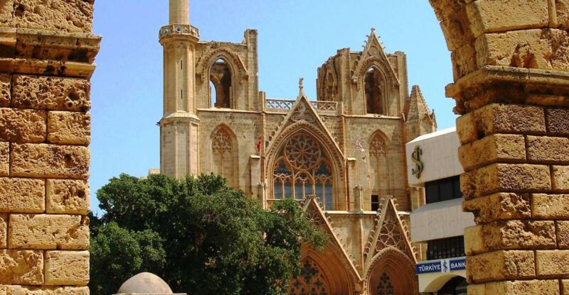 From Paphos: Tour Nicosia - Larnaca (North Cyprus Walk-In) - Crossing the Green Line