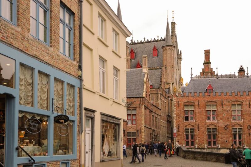 From Paris: Bruges Guided Tour With Hotel Pickup - Itinerary Highlights