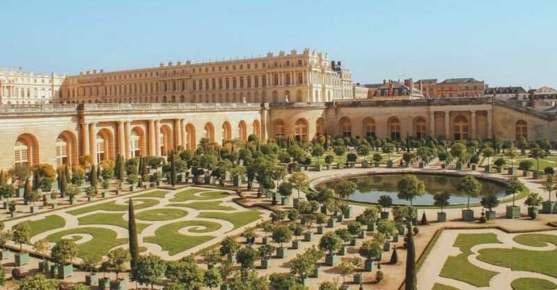 From Paris: Day Trip to Giverny & Versailles With Lunch - Admire the Elegant Grands Appartements