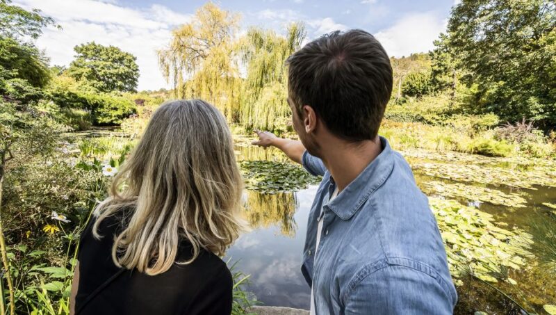 From Paris: Giverny Day Trip With Audio Guide or Live Guide - Duration and Options