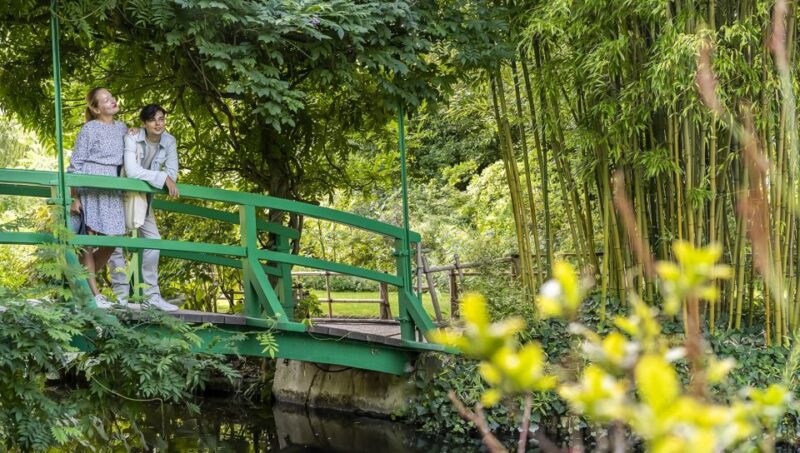 From Paris: Giverny Day Trip With Audio Guide or Live Guide - Discounted Pricing
