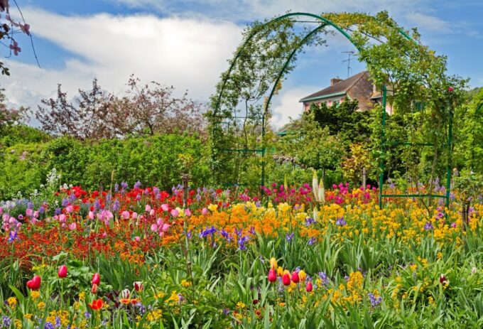 From Paris: Giverny, Monet's House, & Gardens Half-Day Trip - Free Time in Giverny