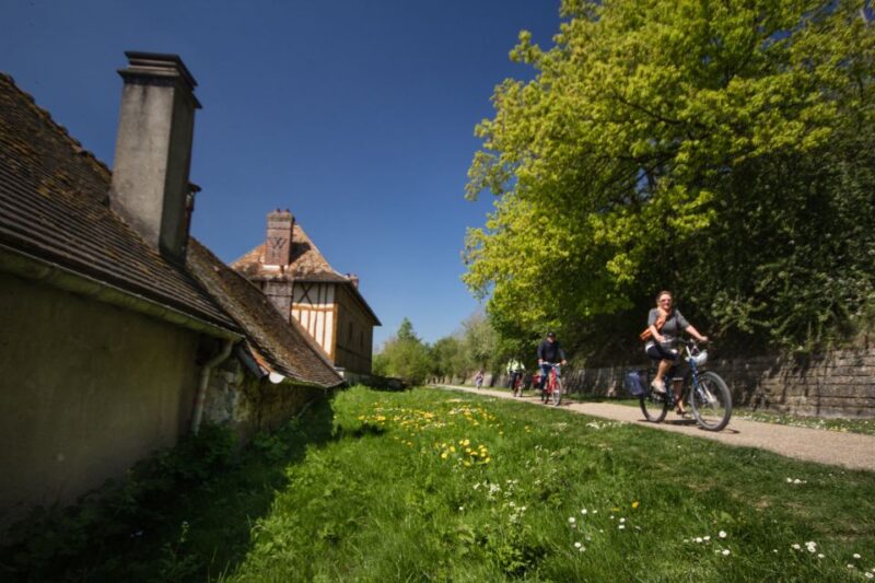 From Paris: Monet Garden & Giverny Bike Tour and Picnic Stop - Key Points