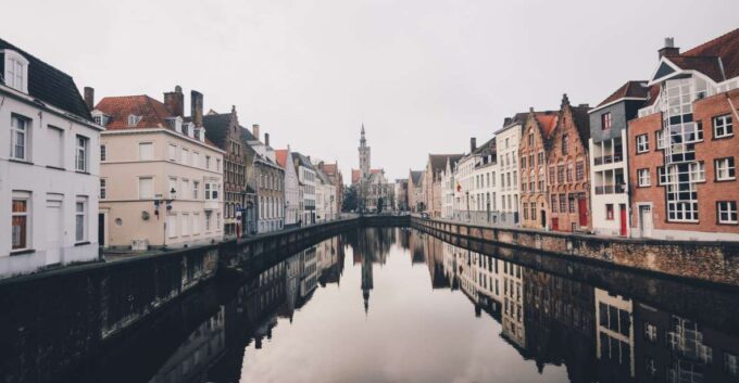 From Paris: Private Bruges Tour - Exploring the Historic City